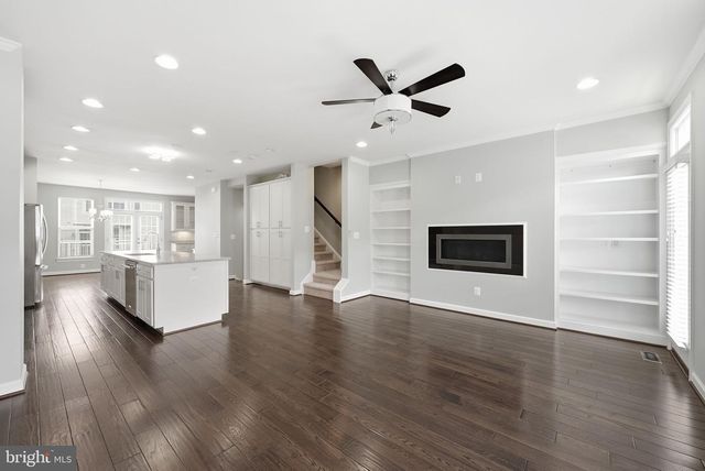 22883 EILEEN SQ, Sterling, VA 20166