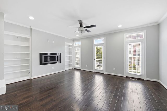 22883 EILEEN SQ, Sterling, VA 20166