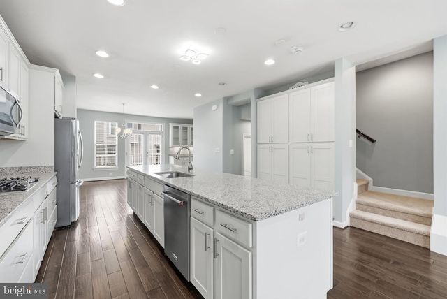 22883 EILEEN SQ, Sterling, VA 20166