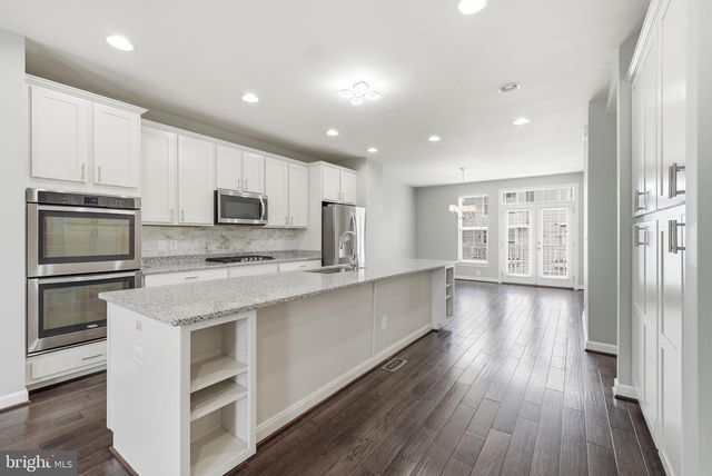 22883 EILEEN SQ, Sterling, VA 20166