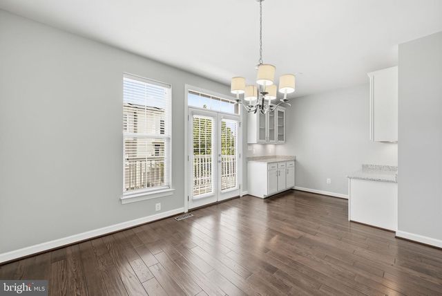 22883 EILEEN SQ, Sterling, VA 20166