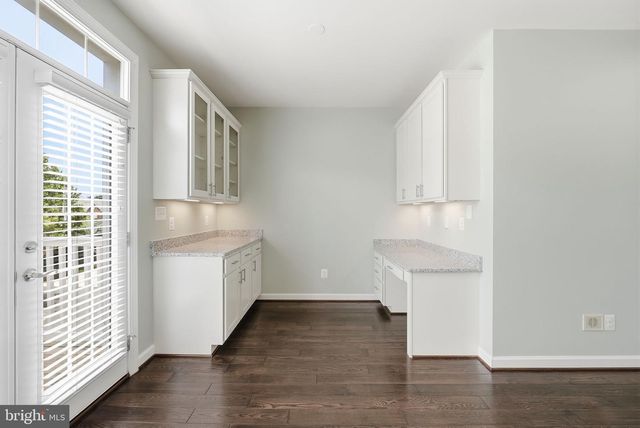 22883 EILEEN SQ, Sterling, VA 20166