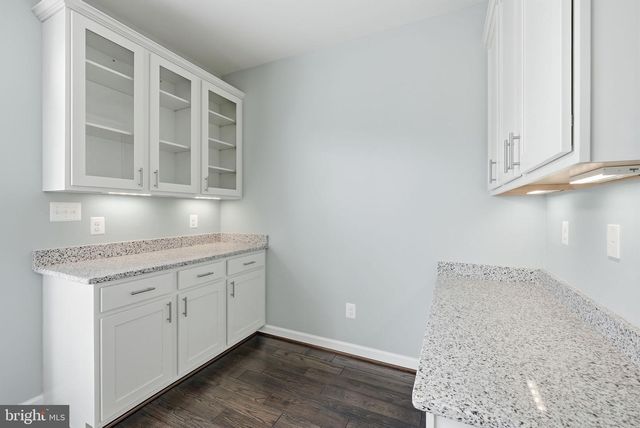 22883 EILEEN SQ, Sterling, VA 20166