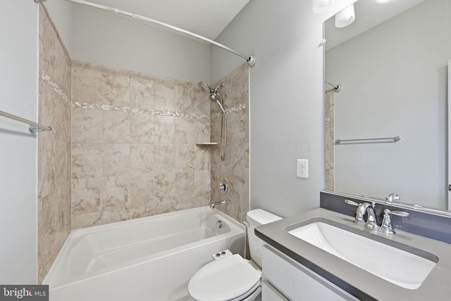 22883 EILEEN SQ, Sterling, VA 20166