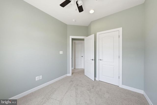 22883 EILEEN SQ, Sterling, VA 20166