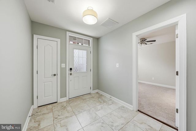 22883 EILEEN SQ, Sterling, VA 20166