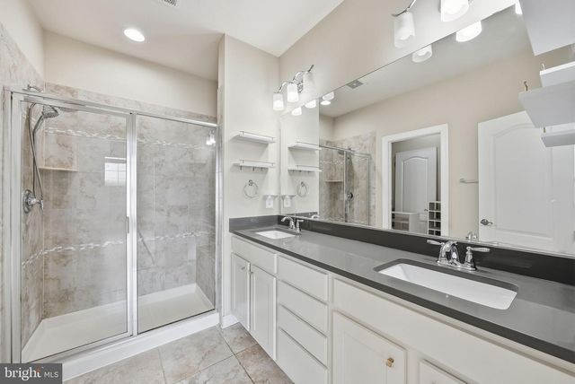 22883 EILEEN SQ, Sterling, VA 20166