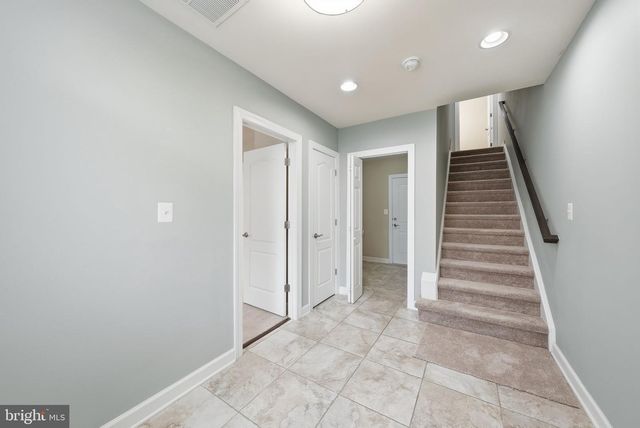 22883 EILEEN SQ, Sterling, VA 20166