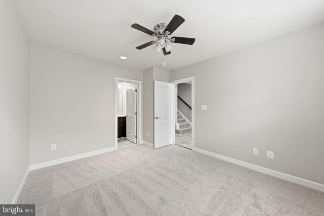 22883 EILEEN SQ, Sterling, VA 20166
