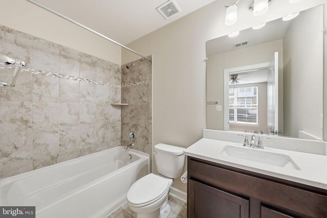 22883 EILEEN SQ, Sterling, VA 20166