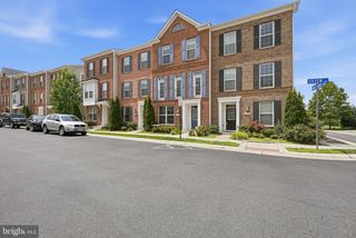 22883 EILEEN SQ, Sterling, VA 20166