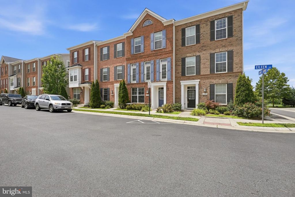 22883 EILEEN SQ, Sterling, VA 20166