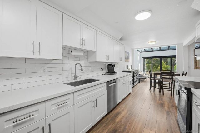 8963 Caminito Fresco, La Jolla, CA 92037
