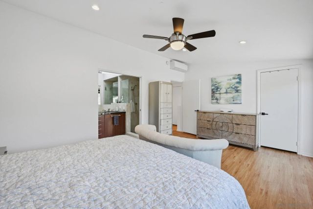 8963 Caminito Fresco, La Jolla, CA 92037