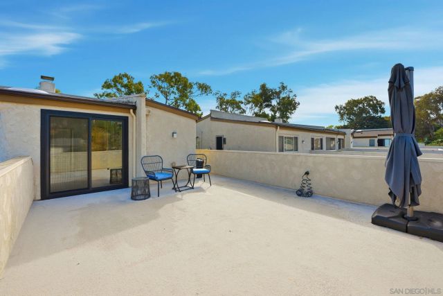 8963 Caminito Fresco, La Jolla, CA 92037