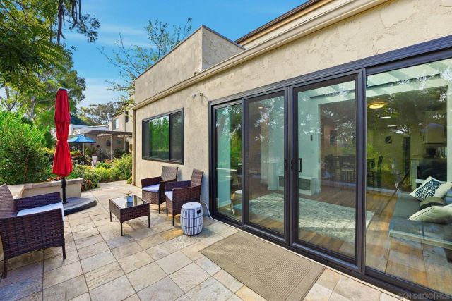 8963 Caminito Fresco, La Jolla, CA 92037