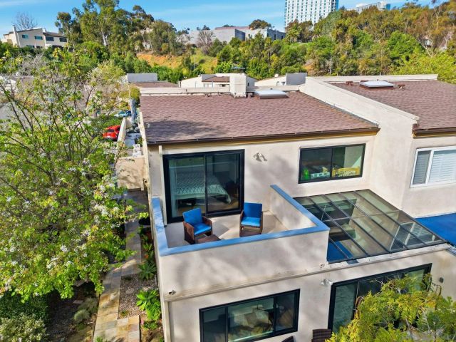 8963 Caminito Fresco, La Jolla, CA 92037