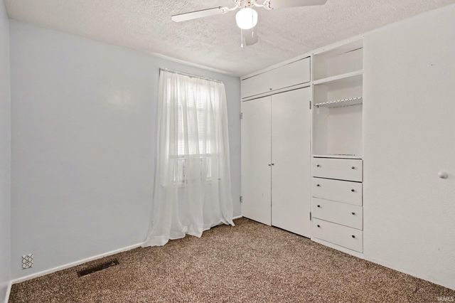 942 Beale Street, South Bend, IN 46616