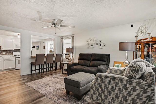 942 Beale Street, South Bend, IN 46616