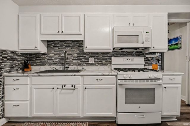 942 Beale Street, South Bend, IN 46616