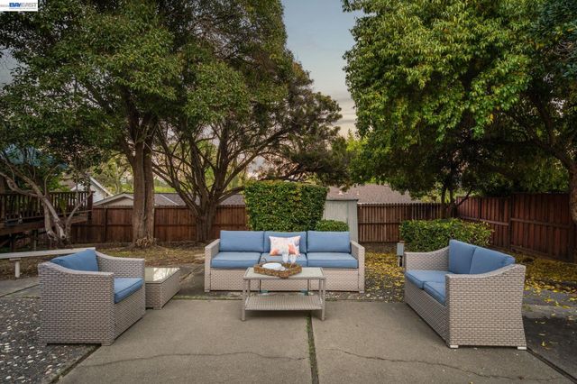 780 Quiet View Ct, Walnut Creek, CA 94597