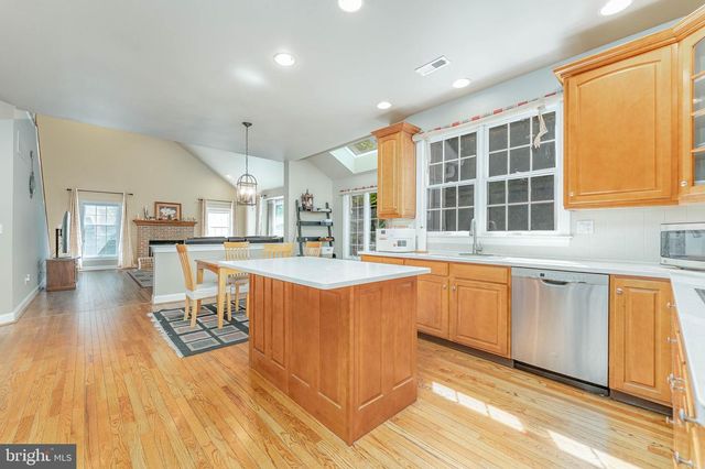 2069 SAINT ANDREWS DR, Berwyn, PA 19312