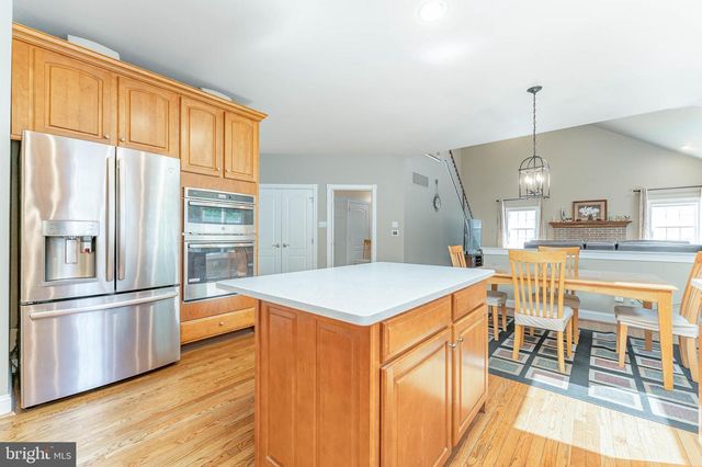 2069 SAINT ANDREWS DR, Berwyn, PA 19312