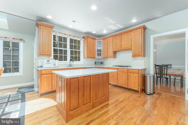 2069 SAINT ANDREWS DR, Berwyn, PA 19312
