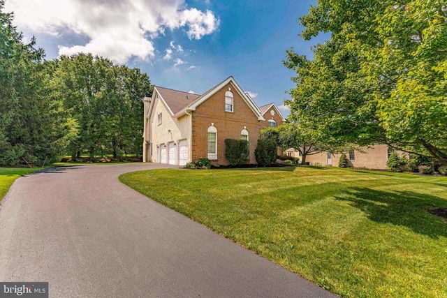 2069 SAINT ANDREWS DR, Berwyn, PA 19312