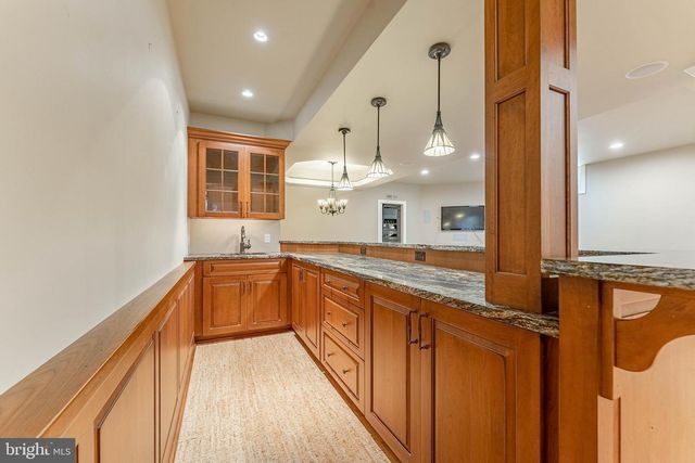 2069 SAINT ANDREWS DR, Berwyn, PA 19312