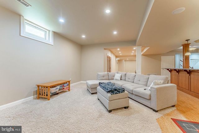 2069 SAINT ANDREWS DR, Berwyn, PA 19312