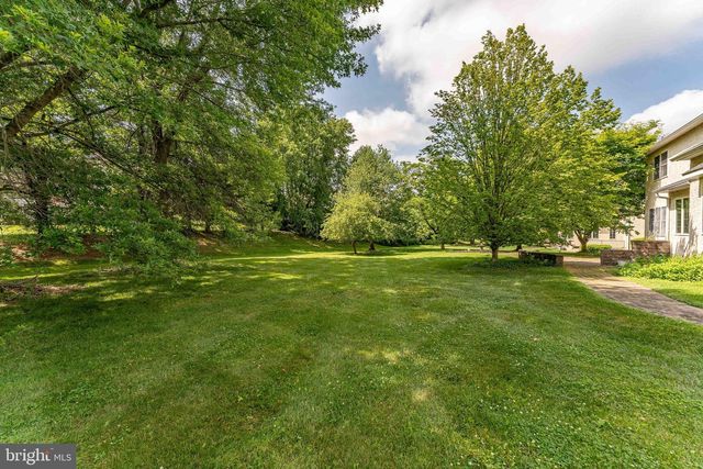 2069 SAINT ANDREWS DR, Berwyn, PA 19312