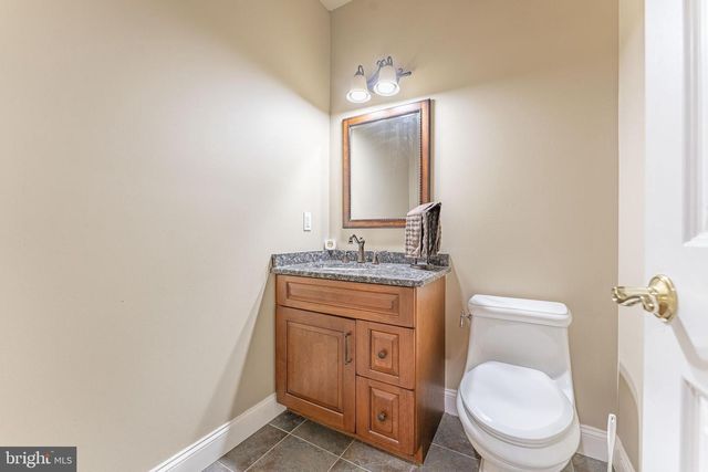 2069 SAINT ANDREWS DR, Berwyn, PA 19312