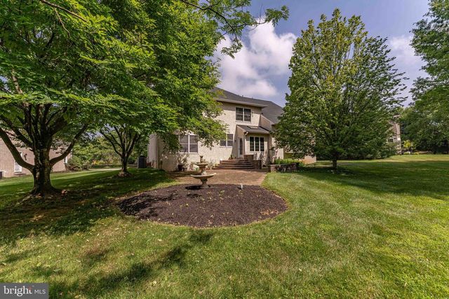 2069 SAINT ANDREWS DR, Berwyn, PA 19312