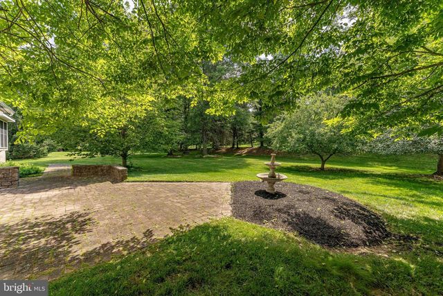 2069 SAINT ANDREWS DR, Berwyn, PA 19312