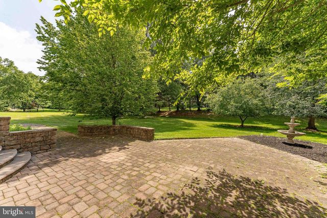 2069 SAINT ANDREWS DR, Berwyn, PA 19312