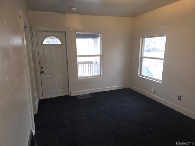 1117 E Oakland Avenue, Lansing, MI 48906