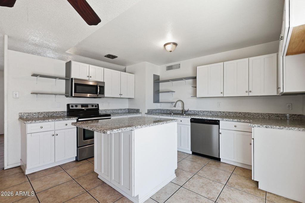 3449 W MAUNA LOA Lane, Phoenix, AZ 85053 — exterior