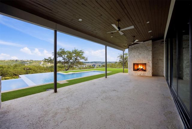 19559 Sandcastle DR, Spicewood, TX 78669