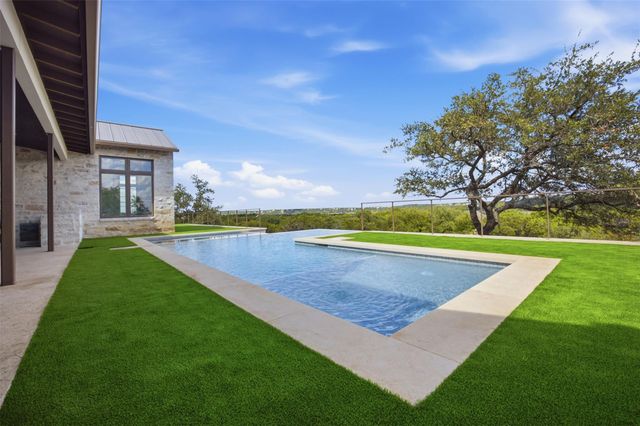 19559 Sandcastle DR, Spicewood, TX 78669
