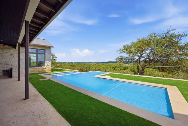 19559 Sandcastle DR, Spicewood, TX 78669