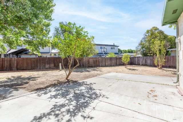 2100 San Gabriel St, Fairfield, CA 94533