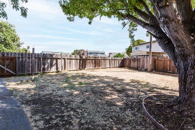 2100 San Gabriel St, Fairfield, CA 94533