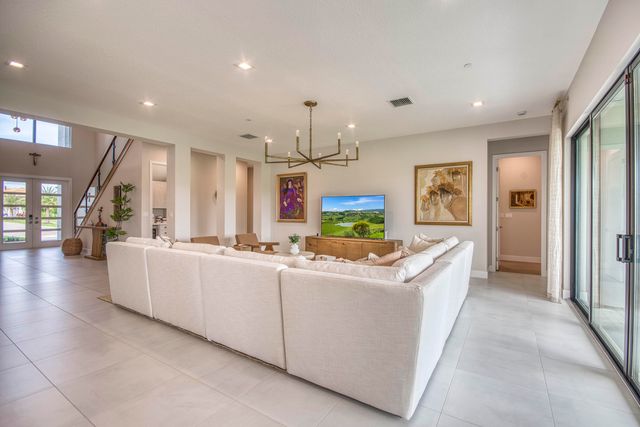 10050 Skyloft Street, Palm Beach Gardens, FL 33412