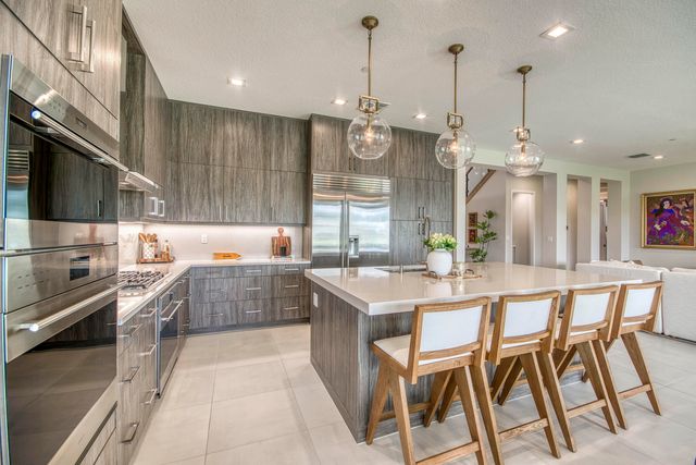 10050 Skyloft Street, Palm Beach Gardens, FL 33412