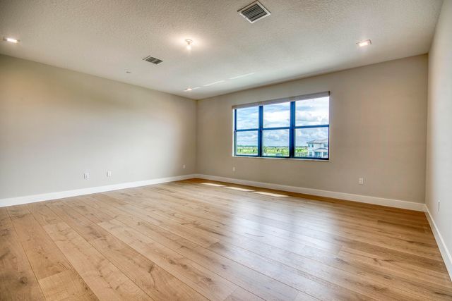 10050 Skyloft Street, Palm Beach Gardens, FL 33412