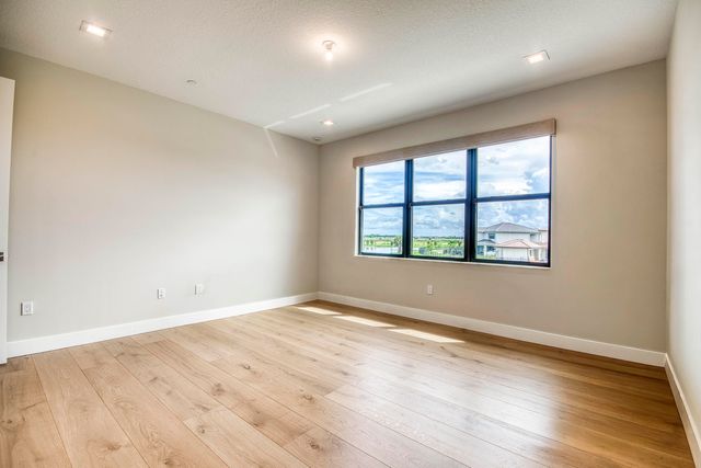 10050 Skyloft Street, Palm Beach Gardens, FL 33412
