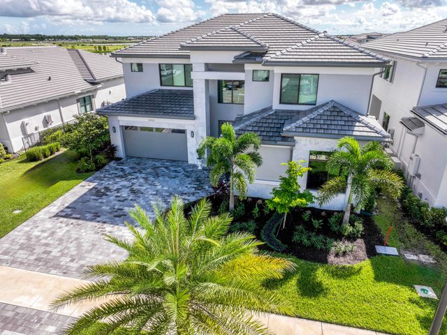 10050 Skyloft Street, Palm Beach Gardens, FL 33412