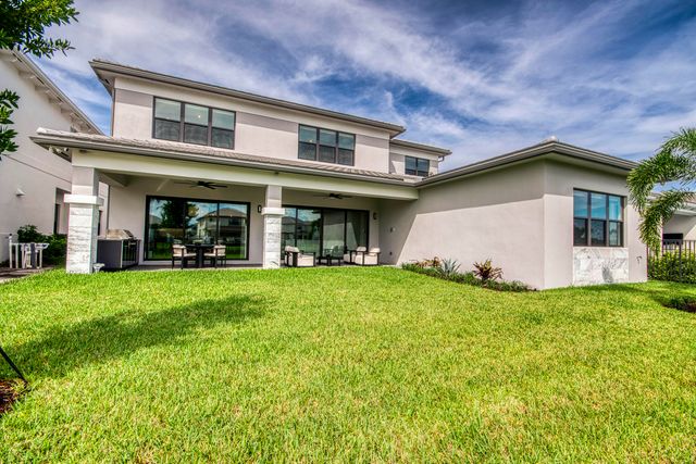 10050 Skyloft Street, Palm Beach Gardens, FL 33412