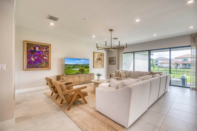 10050 Skyloft Street, Palm Beach Gardens, FL 33412